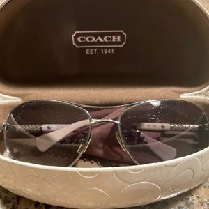 Coach sunglasses. Aviator style.